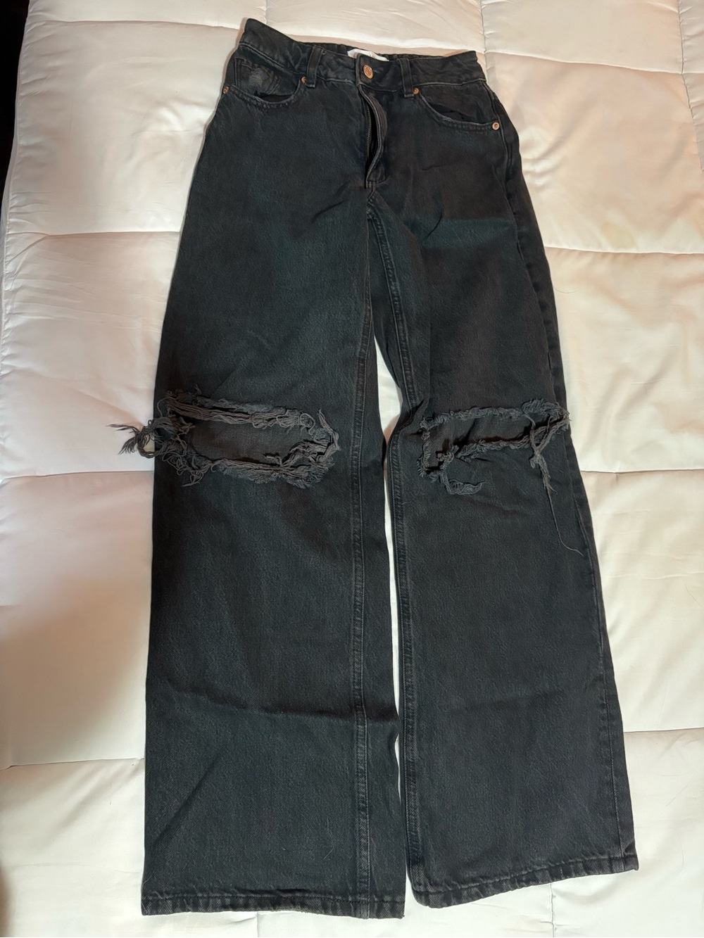 Women’s Black Distressed Wide-Leg Jeans